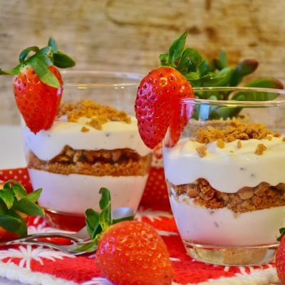 strawberry-dessert-2076155_1280